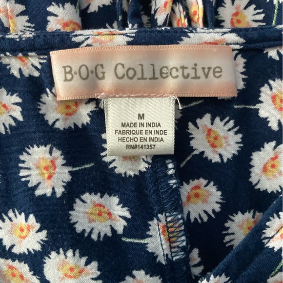 BOG Collective cotton dress SZ M navy blue  daisies background pockets - Picture 7 of 10